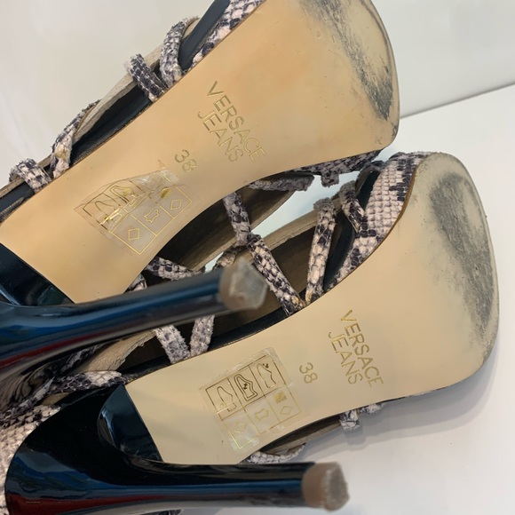 VERSACE JEANS EU-38 US-8 4.5” heals Black Snake Skin Yellow 1” platform - Picture 7 of 16
